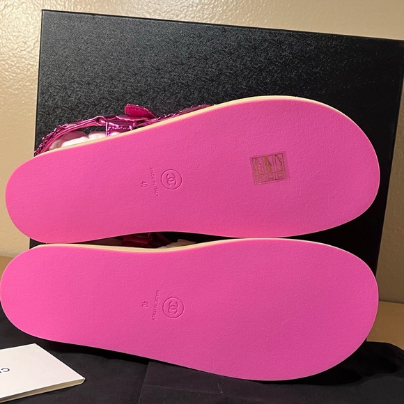 Chanel CC Logo G33800 Fuchsia Sandals size 40 - Picture 10 of 13